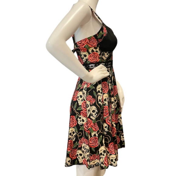 Shrine NWOT Vintage Cocktail Dress Skulls and Roses Print Size M - Picture 7 of 16